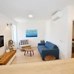 Leone Sea View شقة *