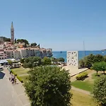 Leone Sea View