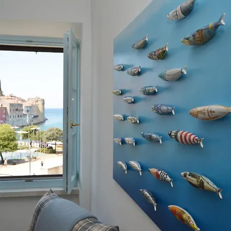 Leone Sea View *
